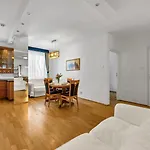 Wola - Balcony, Parking - By Rentujemy דירה